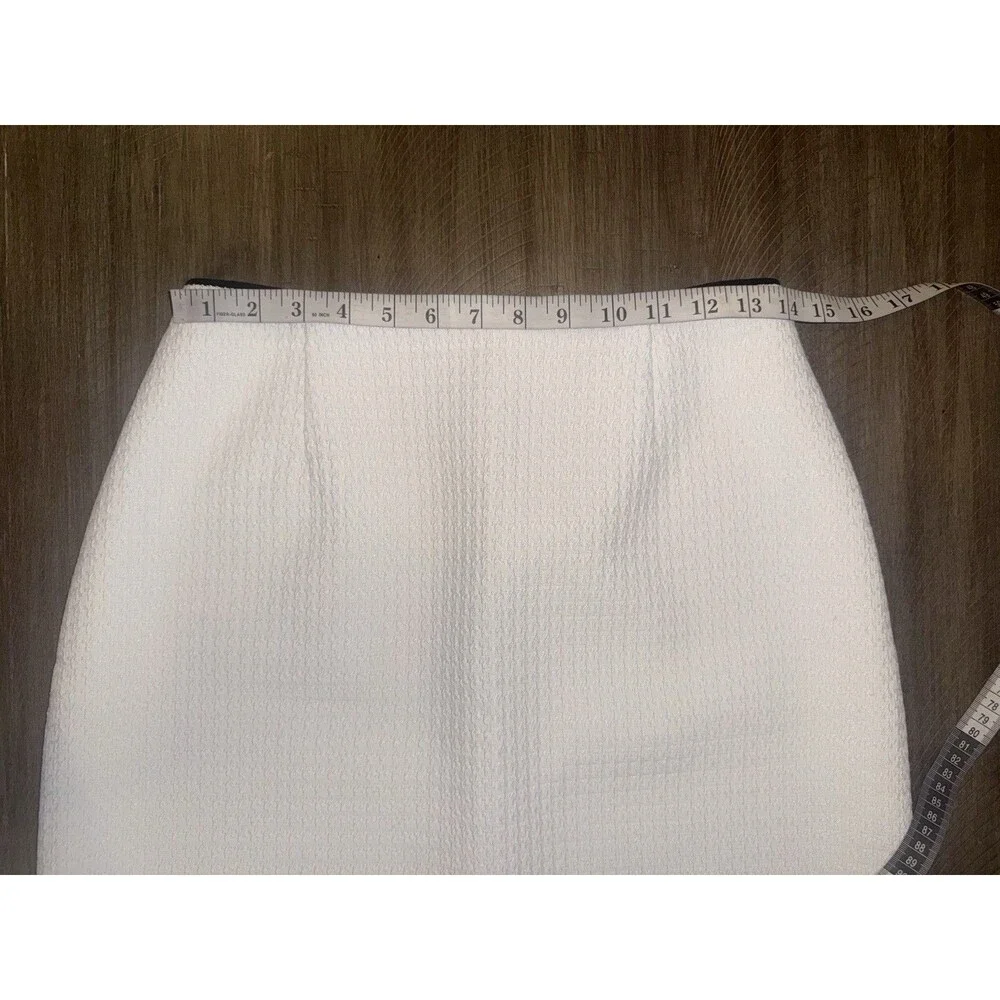 White House Black Market White Textured Pencil Skirt With Black Top Trim Size 6
